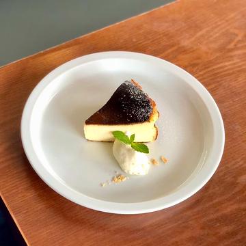 バスクチーズケーキ basque cheesecake