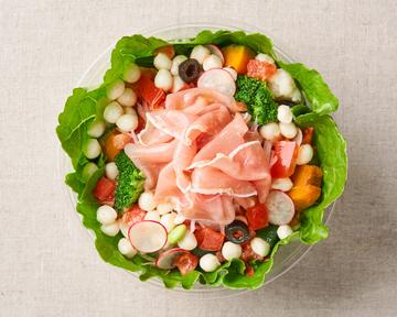 生ハムのせモッツァレラチーズのフルサラダ Full Salad with Uncured Ham ＆ Mozzarella Cheese