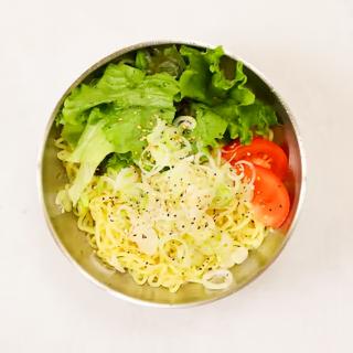 道産名物ラーメンサラダ