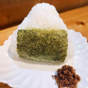 おかかおにぎり(米120g)