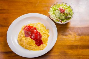 オムライス(サラダ付き)