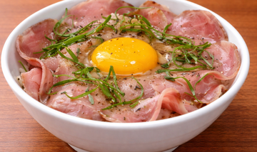 レアチャーシュー丼
