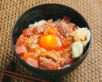 マグロサーモンユッケ丼