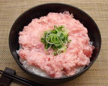 まぐろすき身丼