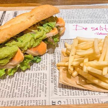 海老とブロッコリーのバインミーサンドウィッチ＆ポテフラセット