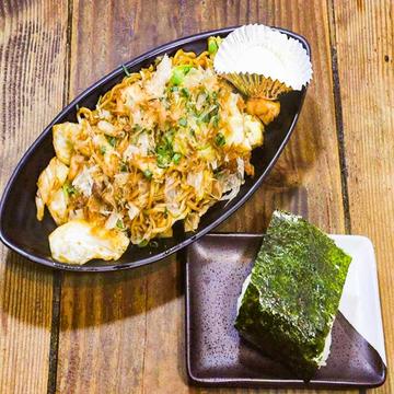 焼きそば+おにぎりセット