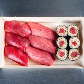 生本まぐろ握りセット 赤身、中トロ、鉄火巻き