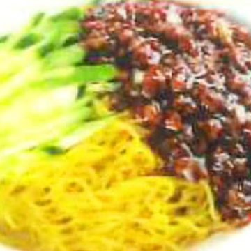 ジャージャー麺