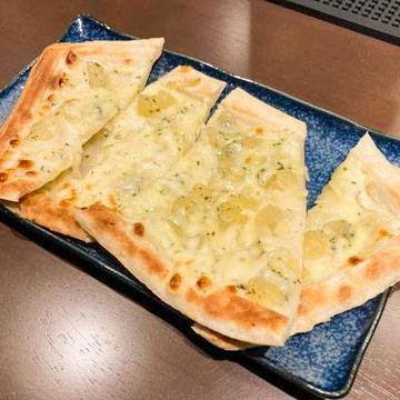 ゴルゴンゾーラとリンゴのピザ