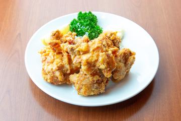 鶏肉の唐揚げ