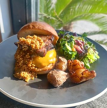 ベーコンチーズバーガー BACON CHEESEBURGER
