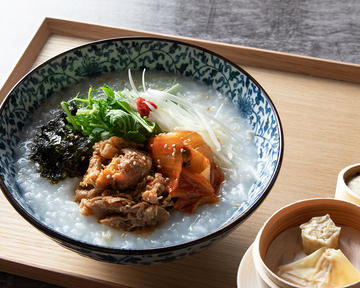 牛カルビとキムチの韓国粥 点心セット  Korean congee with beef ribs and kimchi Dim sum set
