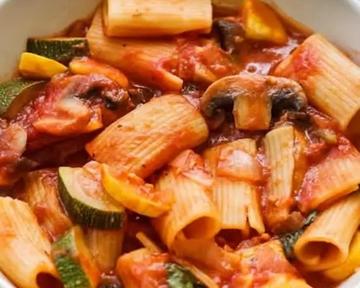 野菜レッドソースパスタ/Vegetable Red Sauce Pasta