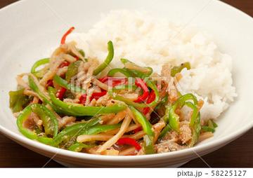 青椒肉丼