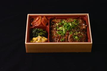 牛タン焼肉丼(塩タレ)1.5倍盛