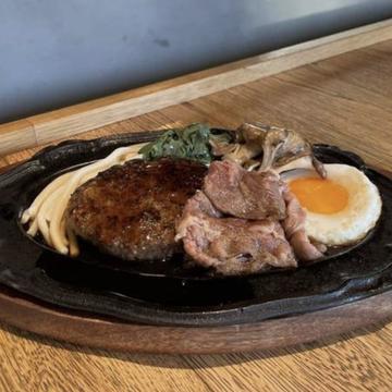 ☆黒毛和牛すき焼きのチーズハンバーグ弁当(ご飯付き)