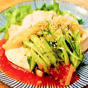 しっとり鶏むねのジンジャーチキンサラダ