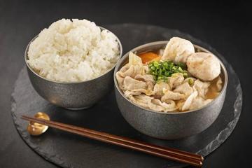 蟹つみれの入った豚汁とほかほかごはん(大) Pork Miso Soup with Crab Meatballs and Hot Rice (Large)
