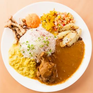 【全盛り(副菜5種付き)】チキンのスパイスカレー