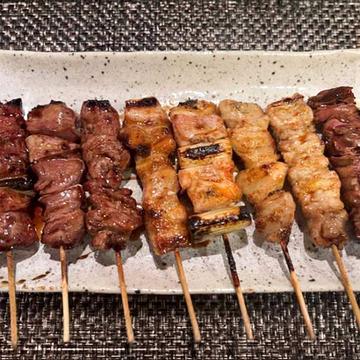 焼き鳥・焼きとん盛り合わせ(タレ)