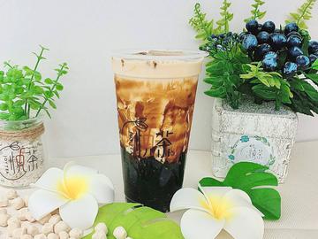 沖縄黒糖タピオカミルクティー Okinawan brown sugar tapioca milk tea 黑糖茶