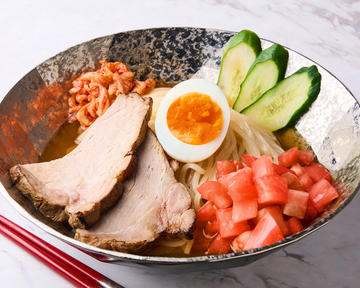 さっぱりトマトのせ冷麺 Morioka Cold Noodles with Tomato
