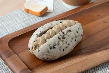 お米パン黒豆きな粉サンド