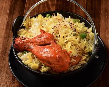 チキンビリヤニ (Chicken Biryani)