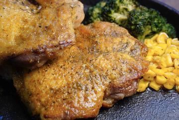 カレースパイストリプルチキンステーキ弁当(360g)Curry Spice Chicken Steak Box