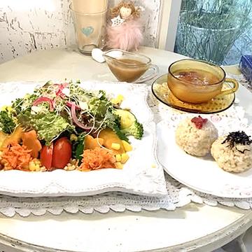 チャクラバランスサラダ(玄米おにぎり付き)