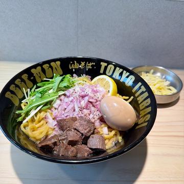 焼肉屋の油そば 味玉、チーズトッピング 大盛り 240g