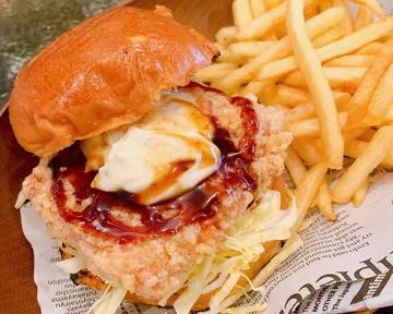 和風チキンカツバーガー Chicken Katu burger