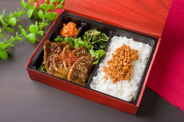 国産A4黒毛和牛焼肉鶏そぼろごはん弁当【特上】