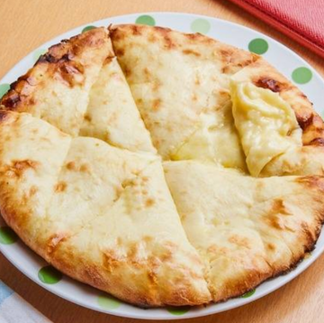 チーズナン Cheese Naan