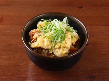ダシだく！チキンカツ丼