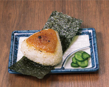 大きな焼きおにぎり あんだんすー