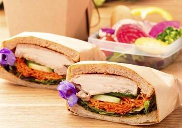 7種野菜のサラダとOrganicスパイシーチキンサンドイッチBOX
