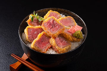 シンタマビフかつ丼
