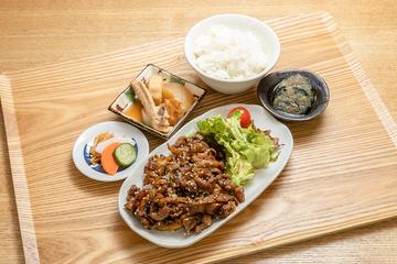 地鶏ももタレ炭焼き定食