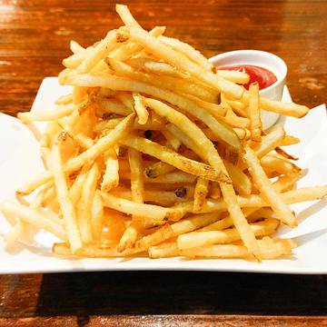 山盛りフライドポテト