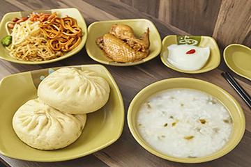 エビとニラと卵入りまん定食