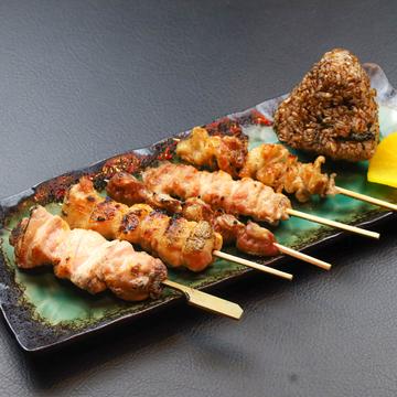 焼き鳥盛り合わせ5種と焼きおにぎりセット