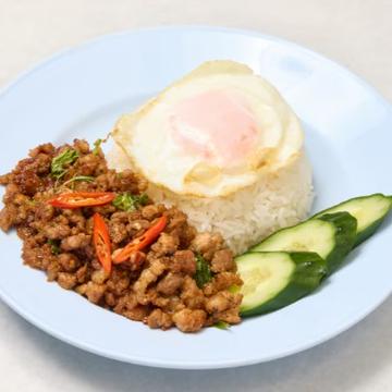 ガパオライス 目玉焼き付き