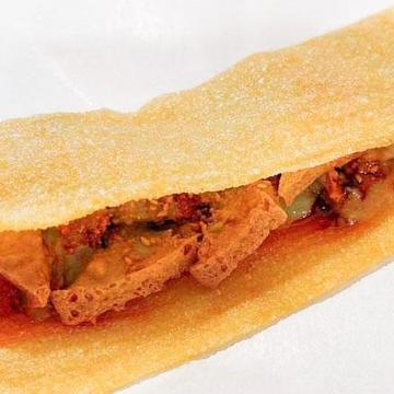 秘伝臭豆腐サンドイッチ