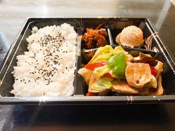 阿杏のレバー野菜炒め弁当