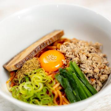 焼豚×入丹の旨辛タンタンまぜそば