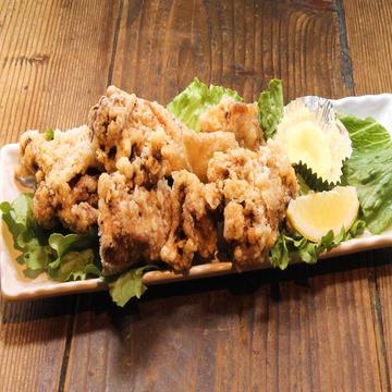 焼き鳥屋の鶏の唐揚げ 6個盛り