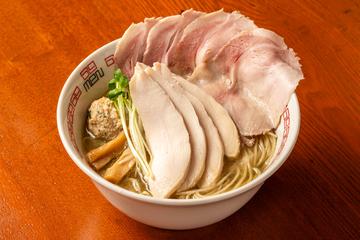 鶏清湯チャーシュー塩ラーメン