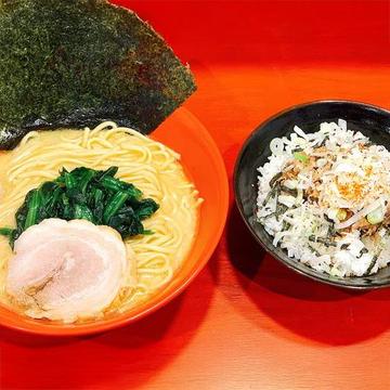 ラーメン + 赤家ライス