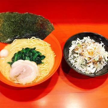 ラーメン + 赤家ライス